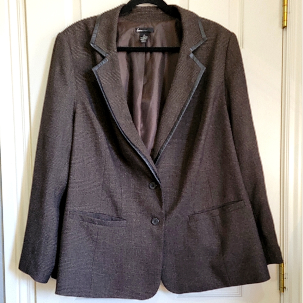 Like New LB 26w Blazer Brwn faux leather trim
